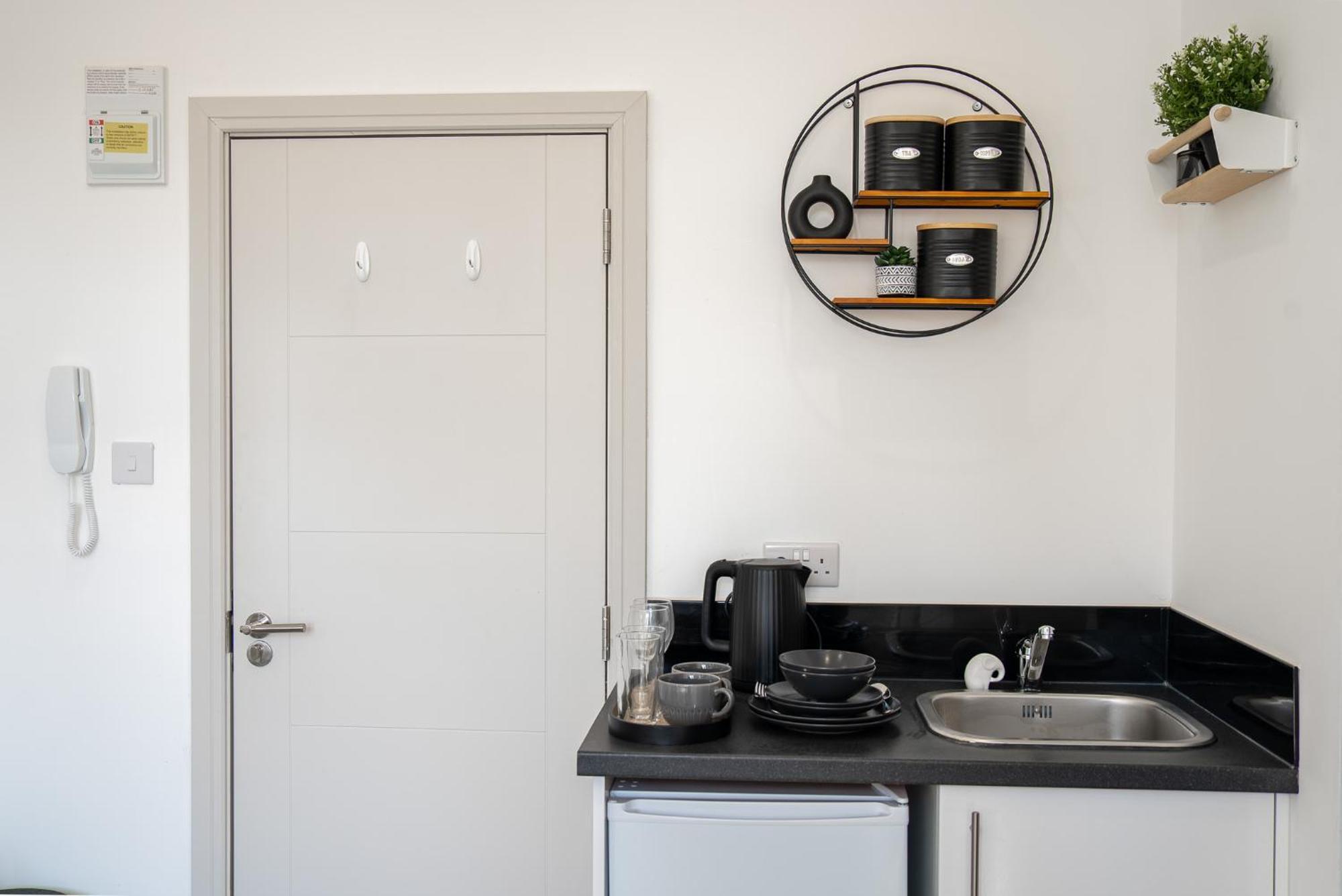 Luxury Studio Apartment In Sutton, London سوتون المظهر الخارجي الصورة