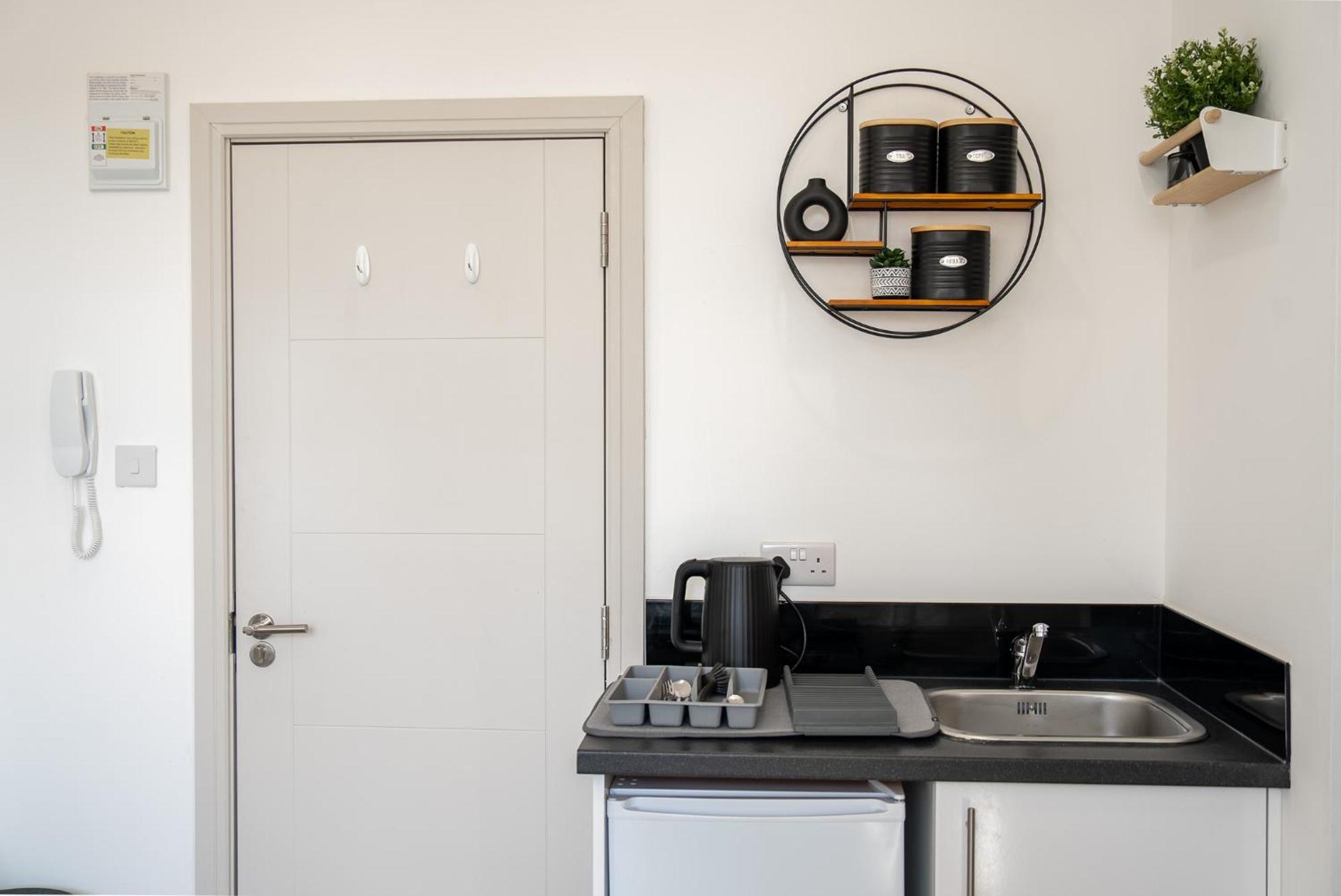 Luxury Studio Apartment In Sutton, London سوتون المظهر الخارجي الصورة